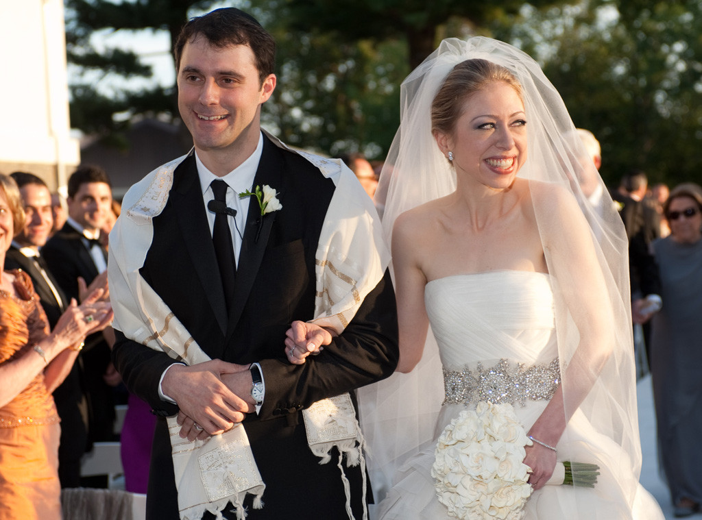 The Most Expensive Celebrity Weddings By Numbers From 80 000 Marc Mezvinsky Chelsea Clinton Wedding